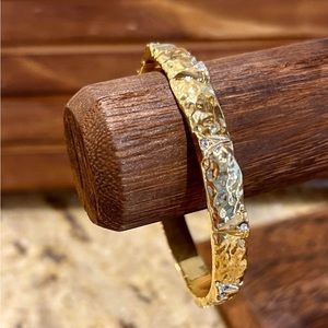 18kt bracelet with organic design